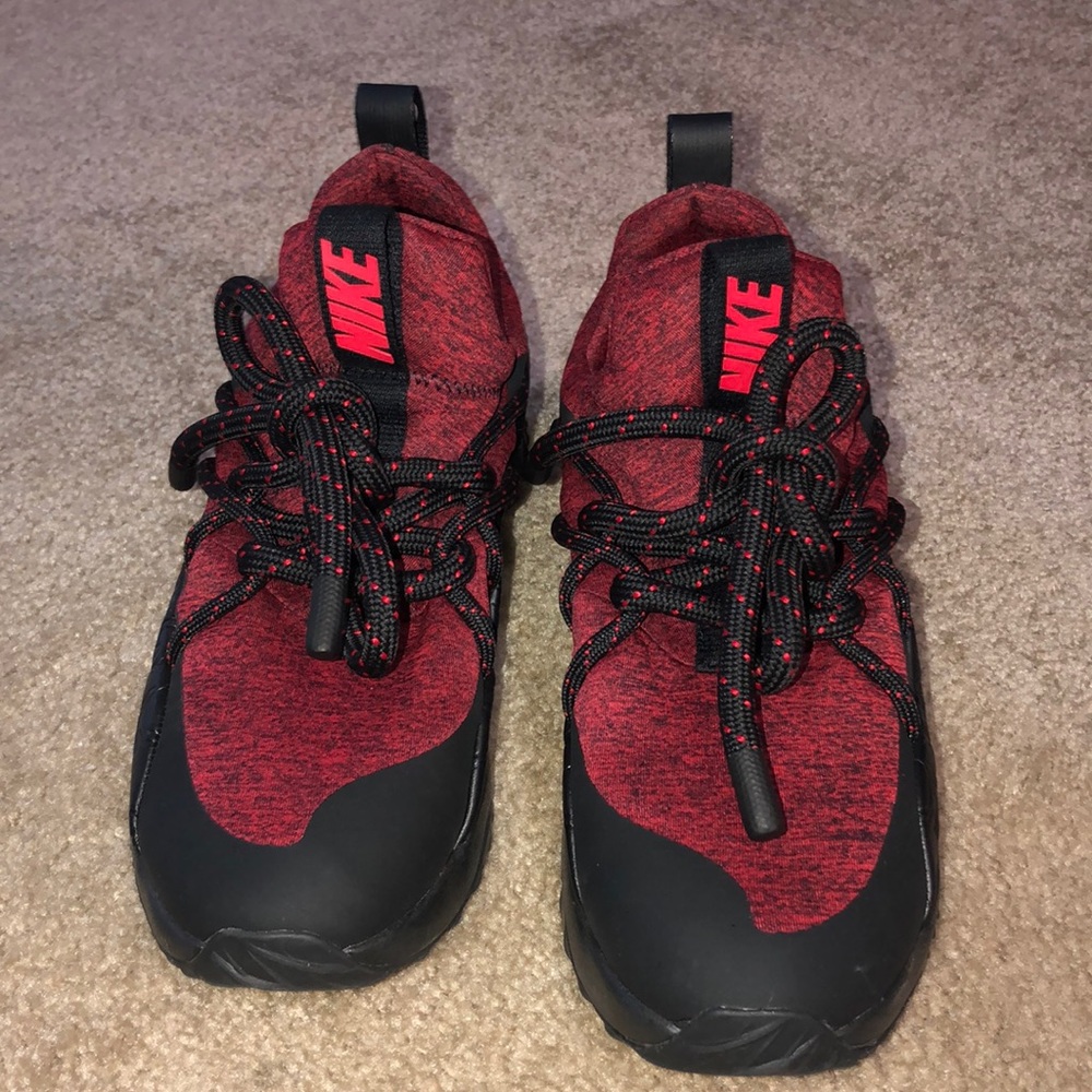 Women’s Nike city Loop F size 9.5